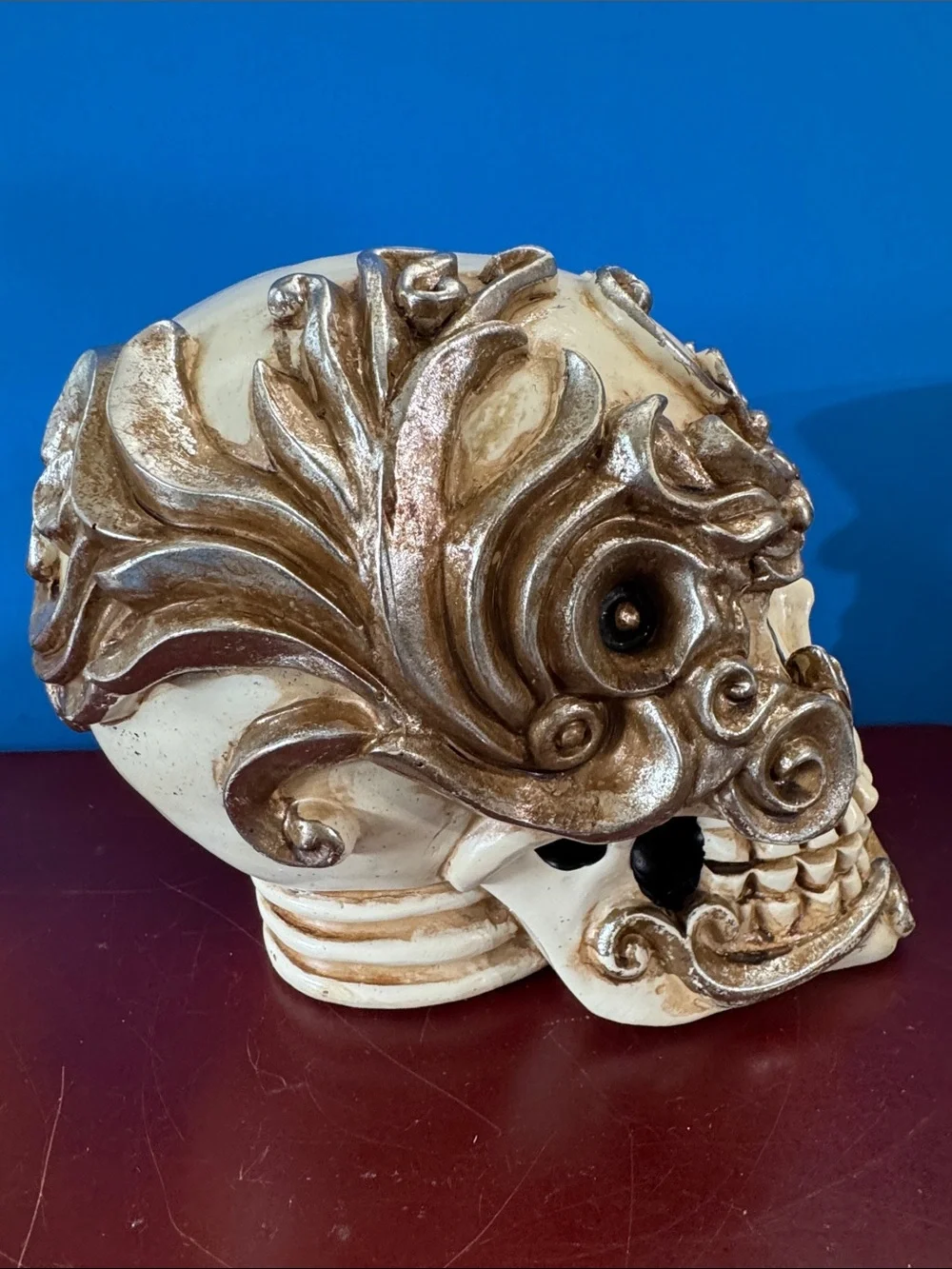 Decorative Ornate Skull Accent - Ivory & Gold